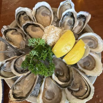Rodney's Oyster House - Oysters! - Seafood Near Me - Vancouver, British Columbia