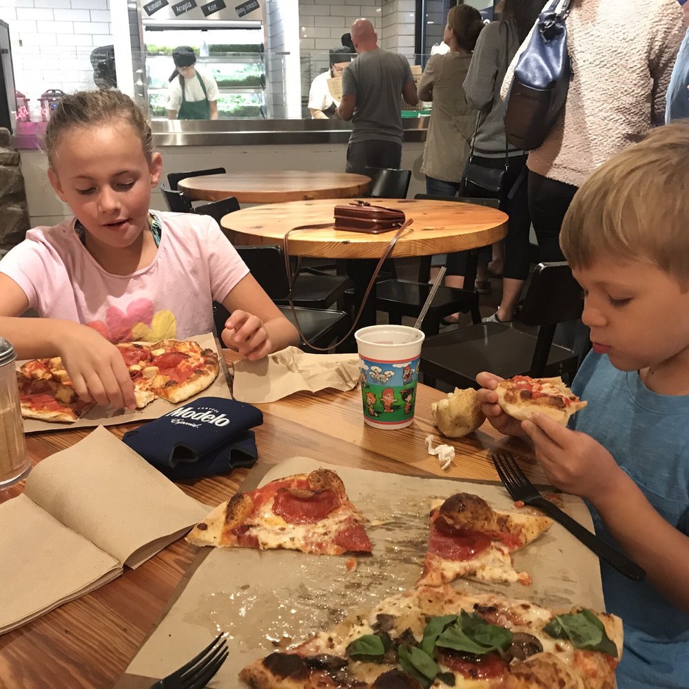 Snap Custom Pizza - Kids love the restaurant - Pizza Near Me - Bryn Mawr, Pennsylvania Snap Custom Pizza - Kids love the restaurant - Pizza Near Me - Bryn Mawr, Pennsylvania