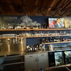 The Gull Bar + Kitchen - Cool vibes at the bar