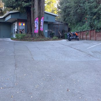 Zen Spa - The build along with parking lot.
ps: sometimes our neighbors also park here.(*´`*) - Massage Near Me - Aptos, California Zen Spa - The build along with parking lot.
ps: sometimes our neighbors also park here.(*´`*) - Massage Near Me - Aptos, California