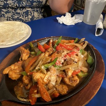 Cantina Captiva - Seafood fajitas - Mexican Near Me - Captiva, Florida