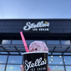 Double scoop in a cup