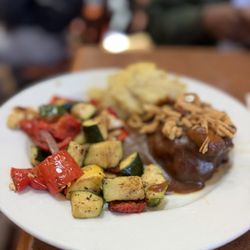 Linn's Restaurant - Meatloaf dinner plate