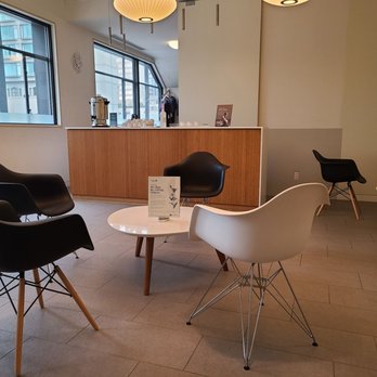 YYOGA Downtown Flow - Tea room - Yoga Near Me - Vancouver, British Columbia