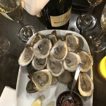État-Major - Oysters & champagne - Canadian (New) Near Me - Montreal, Quebec État-Major - Oysters & champagne - Canadian (New) Near Me - Montreal, Quebec