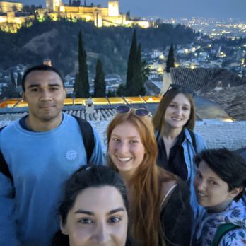 El Granado - Guests out and about in Granada - Hostels Near Me - Granada, GR
