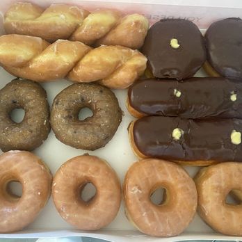 Best Donuts - Twists, glazed, blueberry, eclairs and Boston crème. - Breakfast & Brunch Near Me - Hendersonville, Tennessee Best Donuts - Twists, glazed, blueberry, eclairs and Boston crème. - Breakfast & Brunch Near Me - Hendersonville, Tennessee