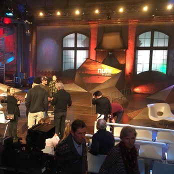 Radialsystem V - Blick in die Kulisse von "Nuhr im Ersten" - Performing Arts Near Me - Berlin, BE