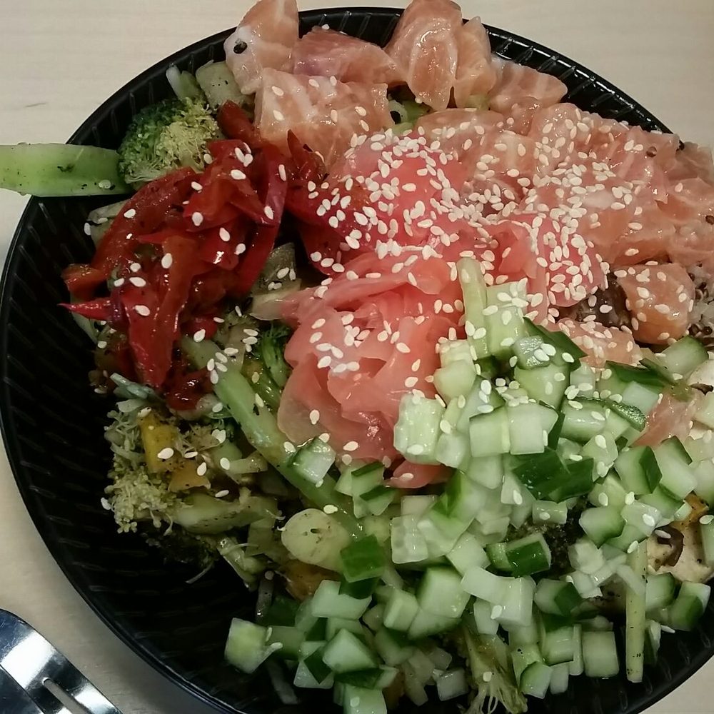 Nosh - Create your bowl: Sashimi Salmon cubes, Quinoa, Charred Broccoli and toppings - Asian Fusion Near Me - Melbourne, VIC