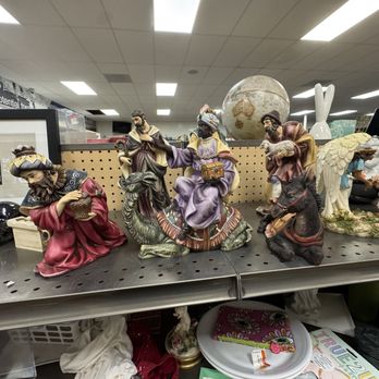 Goodwill - Thrift Stores Near Me - Port Hueneme, California Goodwill - Thrift Stores Near Me - Port Hueneme, California