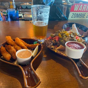 Moose's Pub & Cafe - Kihei - Fried calamari & Pulled pork nachos - American Near Me - Kihei, Hawaii Moose's Pub & Cafe - Kihei - Fried calamari & Pulled pork nachos - American Near Me - Kihei, Hawaii
