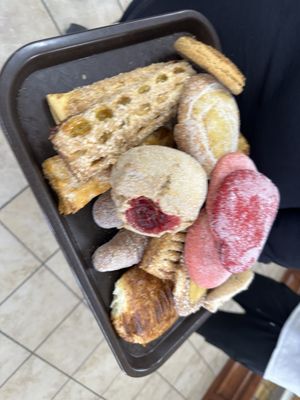 La Perla Bakery by null