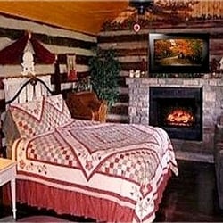 Rockhaven Cabins - Queen Bed, WIFi Fireplace, Cable TV