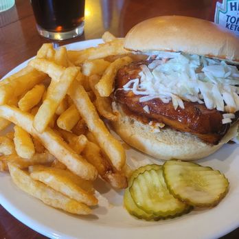 Glen Iris Inn - Nashville hot Chicken - Bed & Breakfast Near Me - Castile, New York