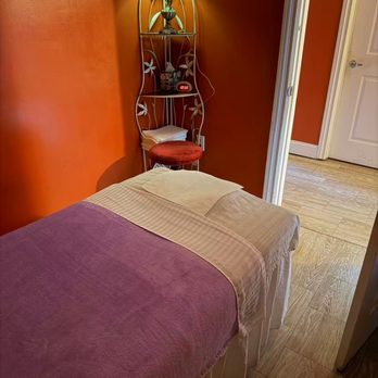 Holiday Spa Massage - Massage Near Me - Brentwood, California Holiday Spa Massage - Massage Near Me - Brentwood, California