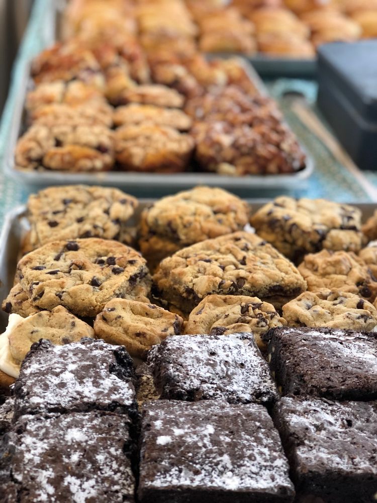 Travelers Rest Farmers Market Logo