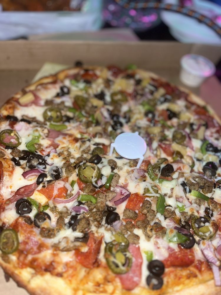 GIANT PIZZA KING Updated September 2024 130 Photos & 49 Reviews