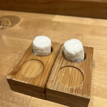 Sugo Hand Roll Bar - Hot hand towels given after you sate seated - Sushi Bars Near Me - Seattle, Washington