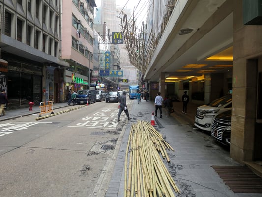 Oasis Avenue by null