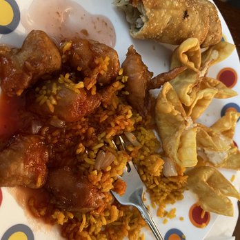Hunan King - S&S chicken that is only sour, weird yellow rice, stale crab cheese appetizers, and mushy cabbage stale egg roll. - Chinese Near Me - Akron, Ohio Hunan King - S&S chicken that is only sour, weird yellow rice, stale crab cheese appetizers, and mushy cabbage stale egg roll. - Chinese Near Me - Akron, Ohio