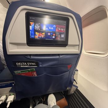 Delta Air Lines - Comfy seat! - Airlines Near Me - Phoenix, Arizona Delta Air Lines - Comfy seat! - Airlines Near Me - Phoenix, Arizona