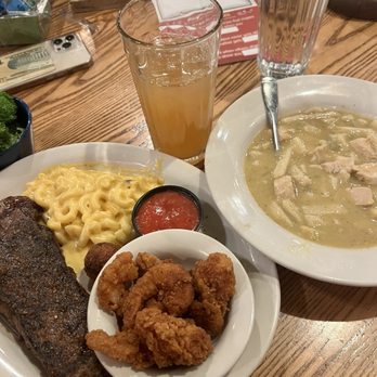 Cracker Barrel Old Country Store - Steak and New York Strip Steak n' Shrimp Combo Chicken soup Southern Half n' Half Macaroni n' Cheese - American Near Me - Saint George, Utah