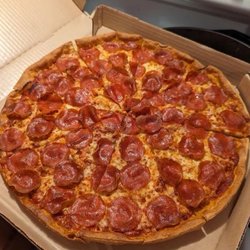 Pizza Hut - Large thin'n crispy pepperoni pizza