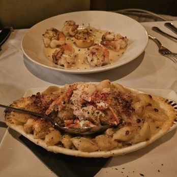 Sullivan's Steakhouse - THREE CHEESE MAC WITH LOBSTER - Steakhouses Near Me - Naperville, Illinois