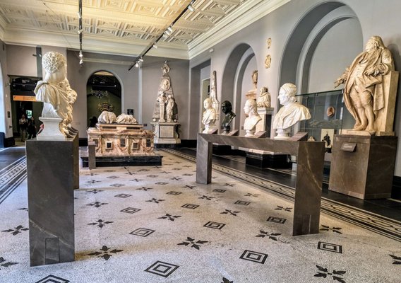 Victoria and Albert Museum by null