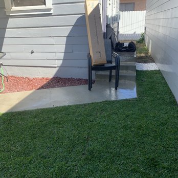 Ramirez Landscaping Design & Build - Front yard marathon sod with gravel rocks.
Transition from mulch to natural fresh green grass! - Landscaping Near Me Ramirez Landscaping Design & Build - Front yard marathon sod with gravel rocks.
Transition from mulch to natural fresh green grass! - Landscaping Near Me