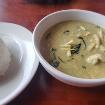 Madam Mam's - Green curry with chicken - Thai Near Me - Austin, Texas Madam Mam's - Green curry with chicken - Thai Near Me - Austin, Texas
