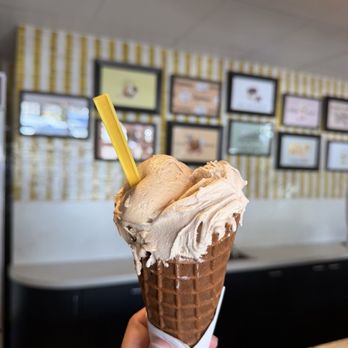 Truly Gelato - Sea salt & caramel and cookie butter - Gelato Near Me - Dana Point, California Truly Gelato - Sea salt & caramel and cookie butter - Gelato Near Me - Dana Point, California