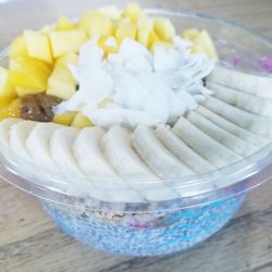 Chia pudding base w/ Playa Mango & Pitaya (Mango Mama)
