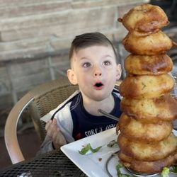Eyland’s - Onion rings appetizer