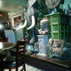Queen's Gambit Restaurant & Banquets - I'm not so sure I can describe that...