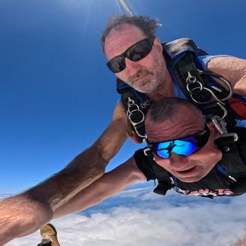 Skydive Hawaii - Free falling on my first skydive - Skydiving Near Me - Waialua, Hawaii Skydive Hawaii - Free falling on my first skydive - Skydiving Near Me - Waialua, Hawaii