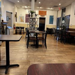 RENDANG & CO - Indonesian Bistro - Interior dining room