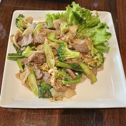 Pad See Ew Dinner