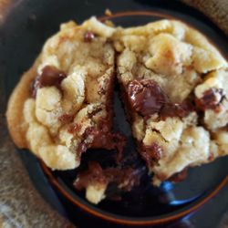 Dee's Delicious Cookies 