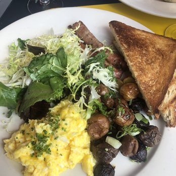 Juliette Restaurant - Farmers Breakfast - Bars Near Me - Brooklyn, New York