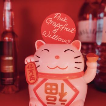 Maneki Neko - The nameske of the pub and lucky charm in Japan: The Winkekatze // Photo: momentbild.at - Pan Asian Near Me - Salzburg, 5 Maneki Neko - The nameske of the pub and lucky charm in Japan: The Winkekatze // Photo: momentbild.at - Pan Asian Near Me - Salzburg, 5