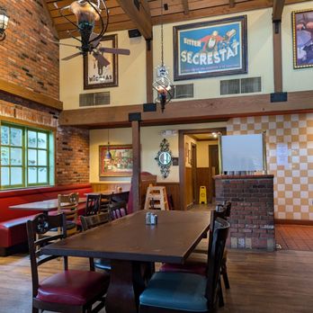 Mimi's Cafe - Interior. Still is a good place. 7/17/25 - Breakfast & Brunch Near Me - Anaheim, California
