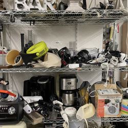 Goodwill Store - Shelves are really full. Happy hunting!