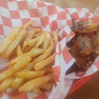 Smitty's Sistrunk - Smitty's Sauce w/ Lemon Pepper Wings (all flats) and Fries - Chicken Wings Near Me - Fort Lauderdale, Florida Smitty's Sistrunk - Smitty's Sauce w/ Lemon Pepper Wings (all flats) and Fries - Chicken Wings Near Me - Fort Lauderdale, Florida