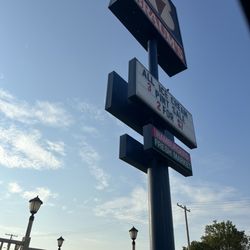 Braum's Ice Cream - Sign