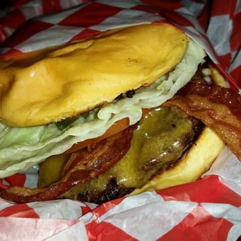 Lil Woody's - Li'l Woody burger - Burgers Near Me - Seattle, Washington