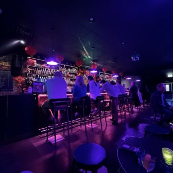Nine Bar - Best Dive Bar - Gastropubs Near Me - Chicago, Illinois