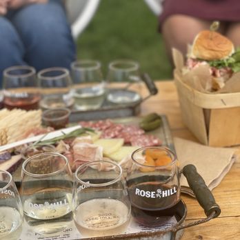 Rose Hill Vineyards - Wine Tasting Room Near Me - Mattituck, New York