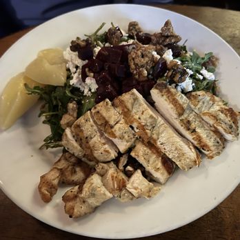 Half Door Brewing - Nice salad with grilled chicken - Cocktail Bars Near Me - San Diego, California Half Door Brewing - Nice salad with grilled chicken - Cocktail Bars Near Me - San Diego, California