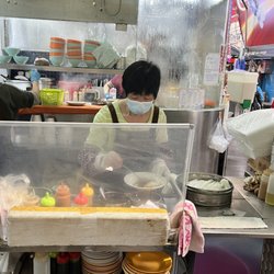 合益泰小食 - The good old days... rolled rice noodles being sold in carts!!